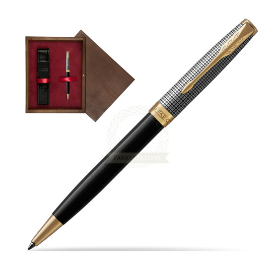Długopis Parker Sonnet Cisele Srebro i Czerń GT w pudełku drewnianym Wenge Single Bordo