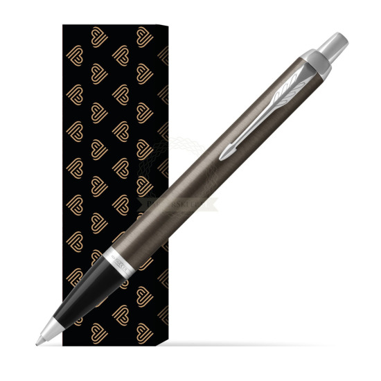 Długopis Parker IM Dark Espresso CT w obwolucie Złote Serca