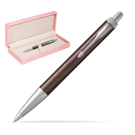 Długopis Parker IM Premium Brązowy CT w różowym pudełku zamszowym