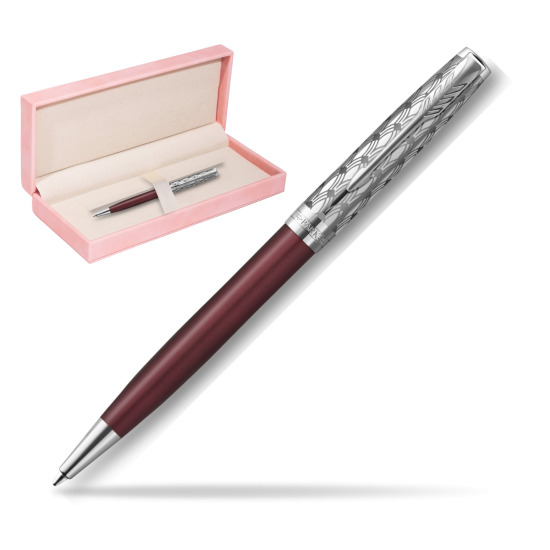 Długopis Parker Sonnet Premium Metal & Red CT w różowym pudełku zamszowym