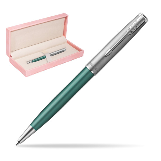 Długopis Parker Sonnet Sand Blasted Metal Green CT w różowym pudełku zamszowym