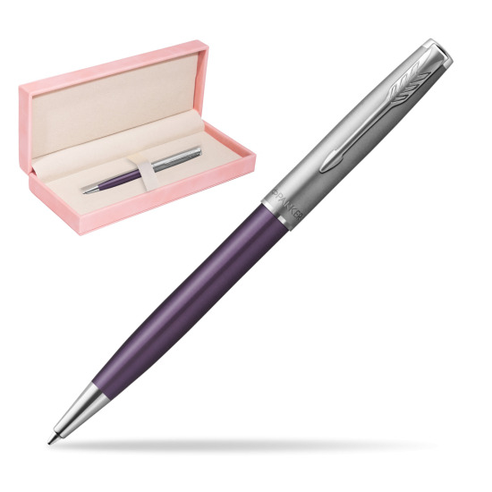 Długopis Parker Sonnet Sand Blasted Metal Violet CT w różowym pudełku zamszowym
